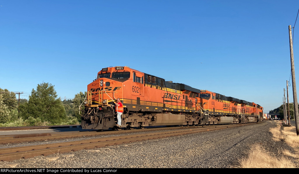 BNSF 6021 at South Seattle